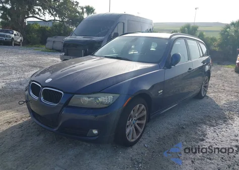 2011 BMW 328I xDrive z USA, uszkodzony, nr VIN WBAUU3C50BA542420